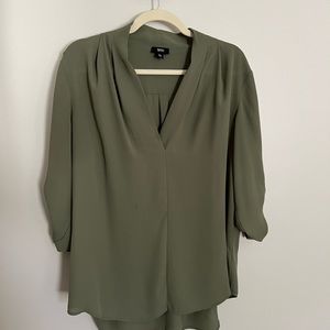 Green Mossimo tunic blouse with roll tab button sleeve